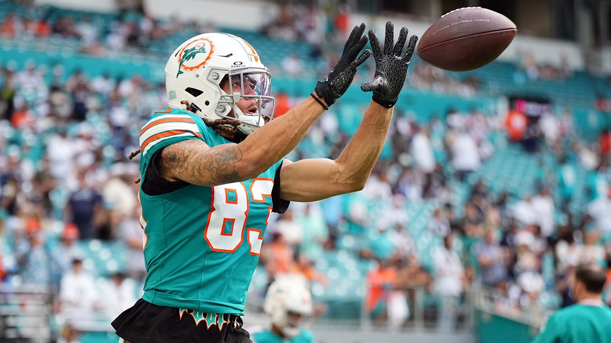 Miami Dolphins wide receiver Chase Claypool (83) warms up prior to the game against the Dallas Cowboys at Hard Rock Stadium. 